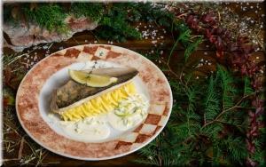 Chudskoy pike perch fillet with mashed potatoes and creamy sauce photo Chudskoy pike perch fillet with mashed potatoes and creamy sauce image