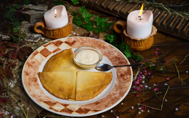 Garnish with sour-cream image