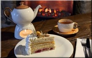 Абрикосово-сливочный торт с малиной фото Абрикосово-сливочный торт с малиной картинка