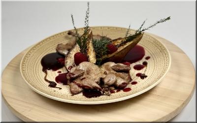 Перепелки жареные с запеченной грушей фото Перепелки жареные с запеченной грушей картинка