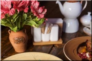 Салат с судаком, зеленым яблаком и корневым сельдереем с хреном фото Салат с судаком, зеленым яблаком и корневым сельдереем с хреном картинка