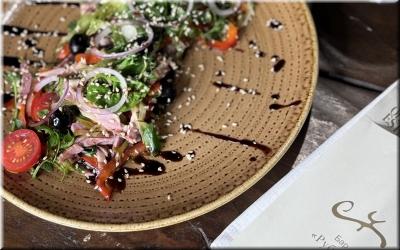 Сочный салат с бужениной фото Сочный салат с бужениной картинка